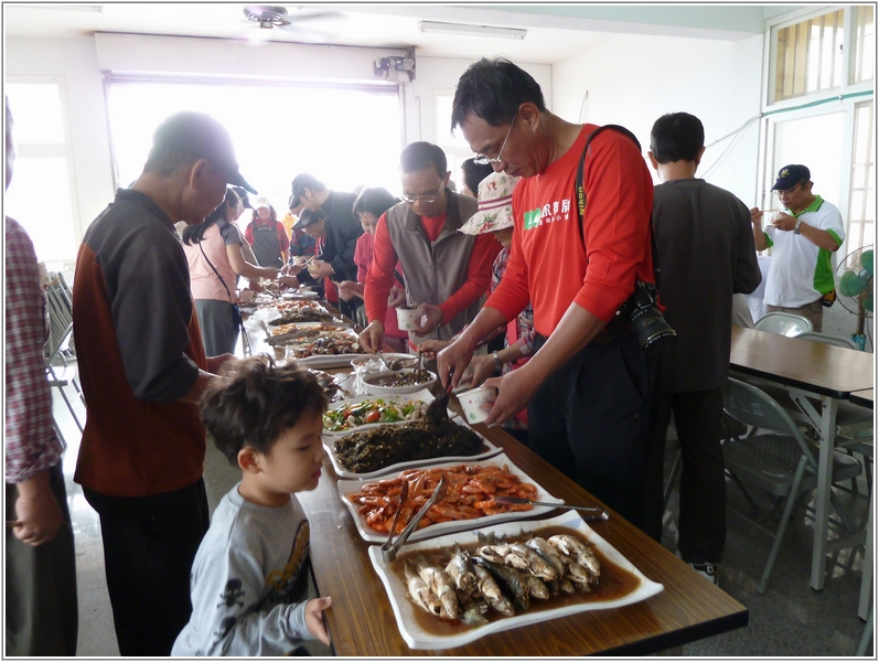 2011-11-27 12-34-27午餐-四股社區風味餐.JPG